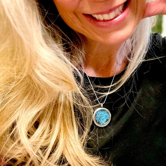 Eternal Moss Locket Pendant Necklace- Ocean Blue - Picture 4 of 8